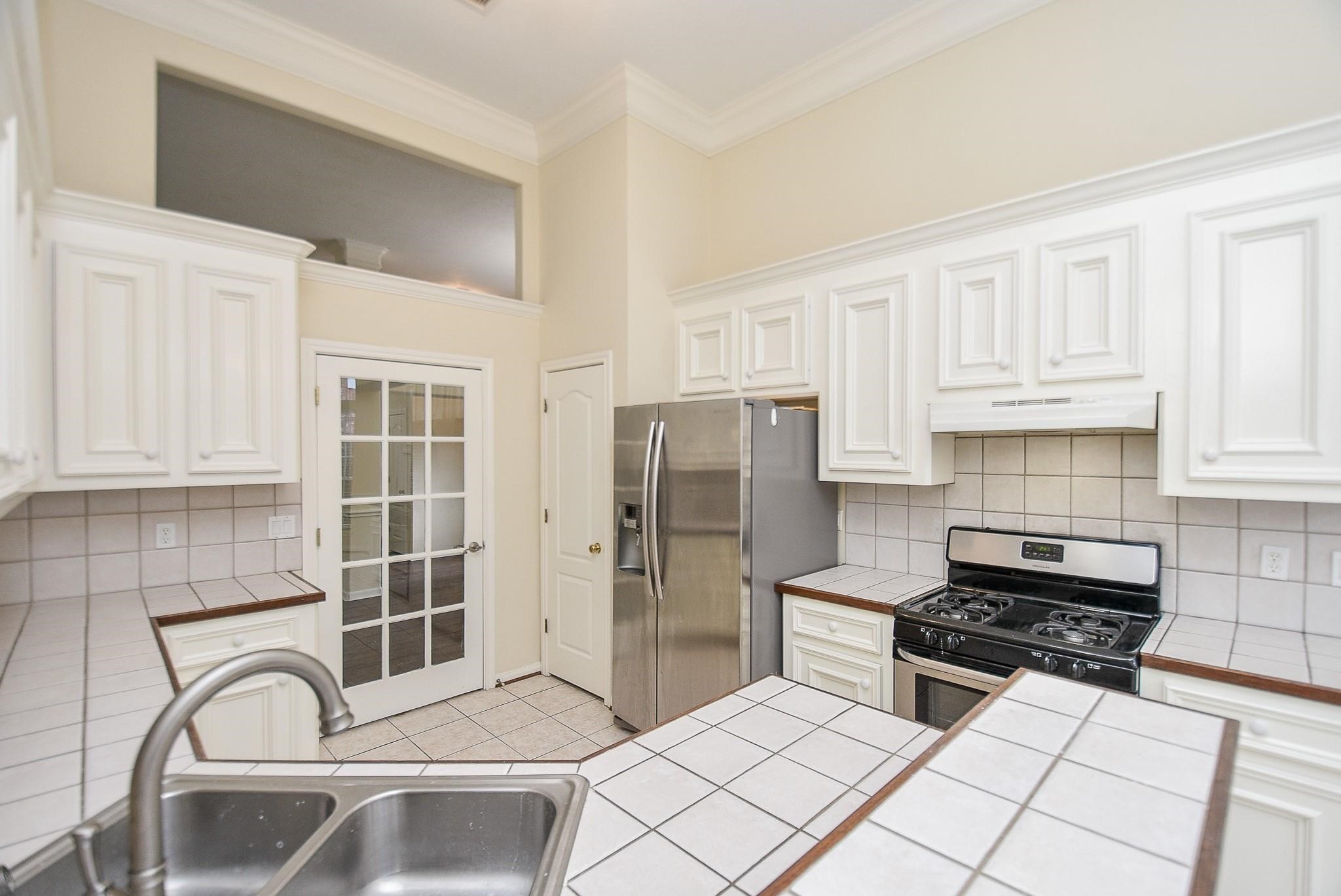 21807 Windsor Castle Drive Spring, TX 77388 - Photo 9 of 32