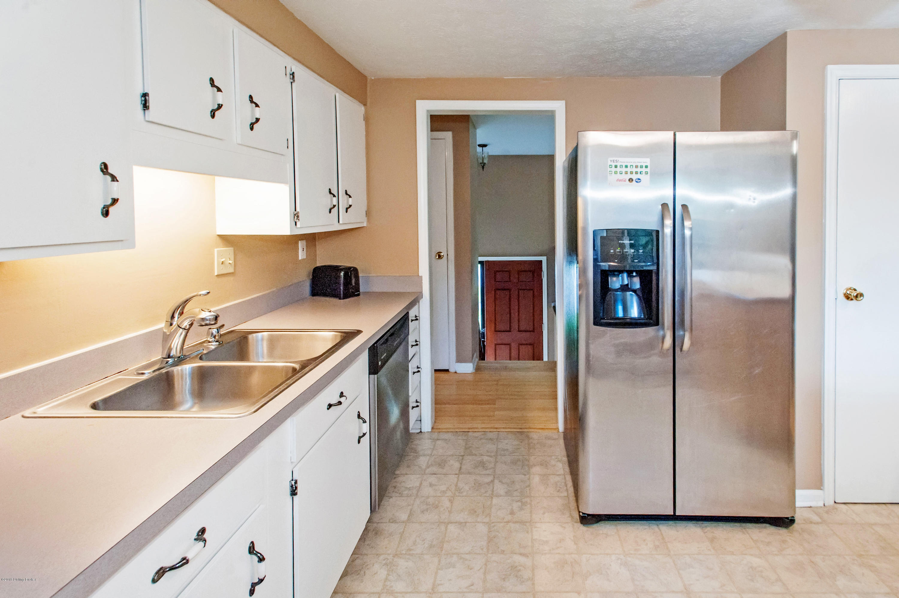 301 Hemingway Road Louisville, KY 40207 - Photo 6 of 40 6 Kitchen 2