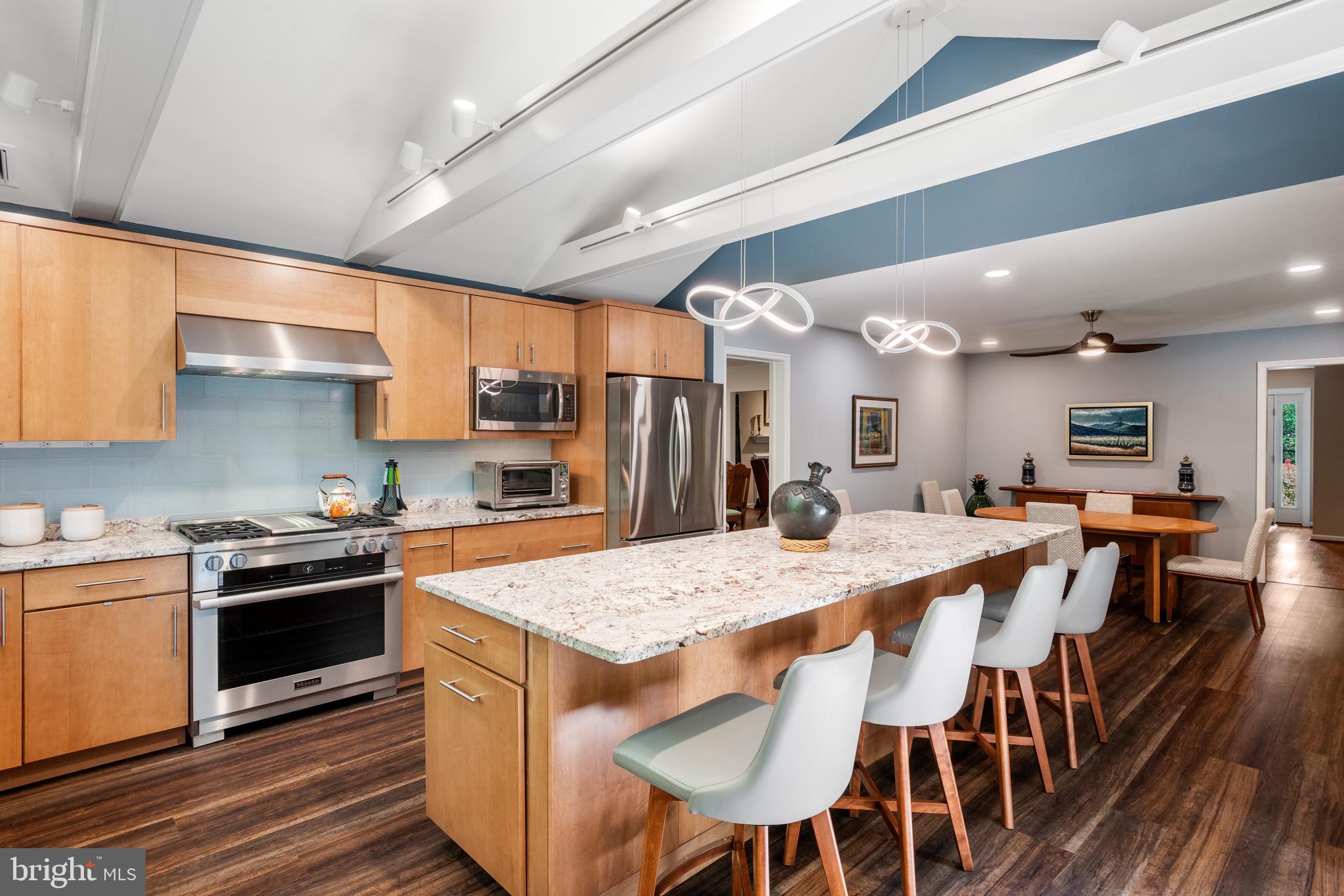 419 Round Hill Road Wayne, PA 19087 - Photo 12 of 68