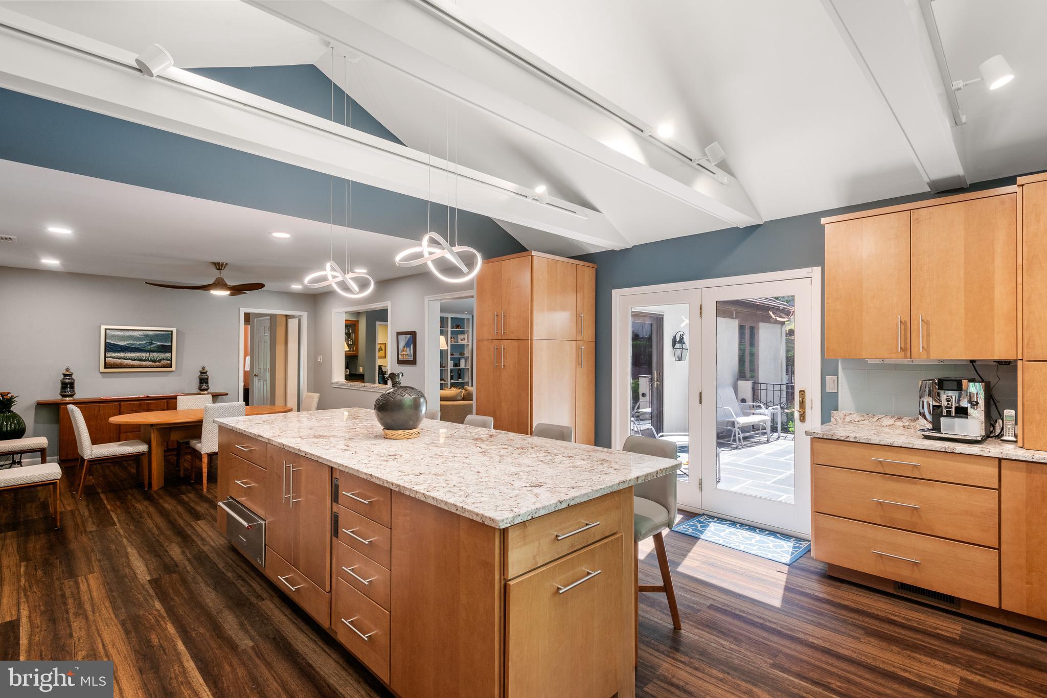 419 Round Hill Road Wayne, PA 19087 - Photo 15 of 68