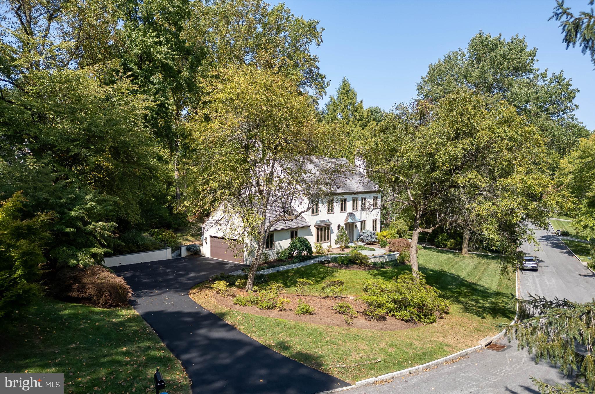 419 Round Hill Road Wayne, PA 19087 - Photo 2 of 68