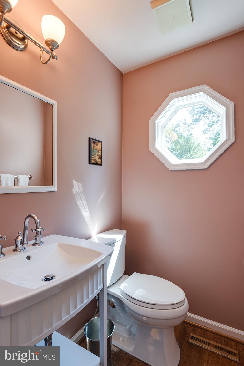 419 Round Hill Road Wayne, PA 19087 - Photo 25 of 68