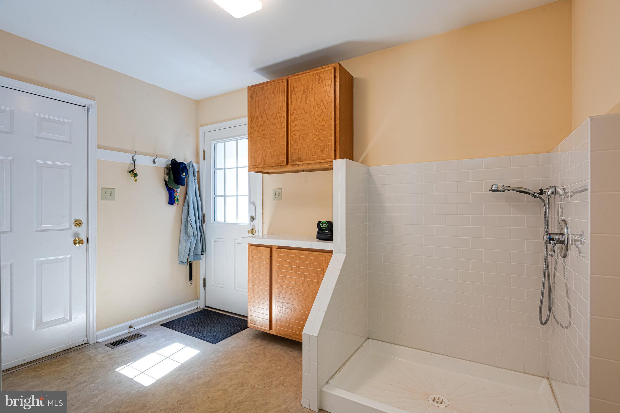 419 Round Hill Road Wayne, PA 19087 - Photo 26 of 68