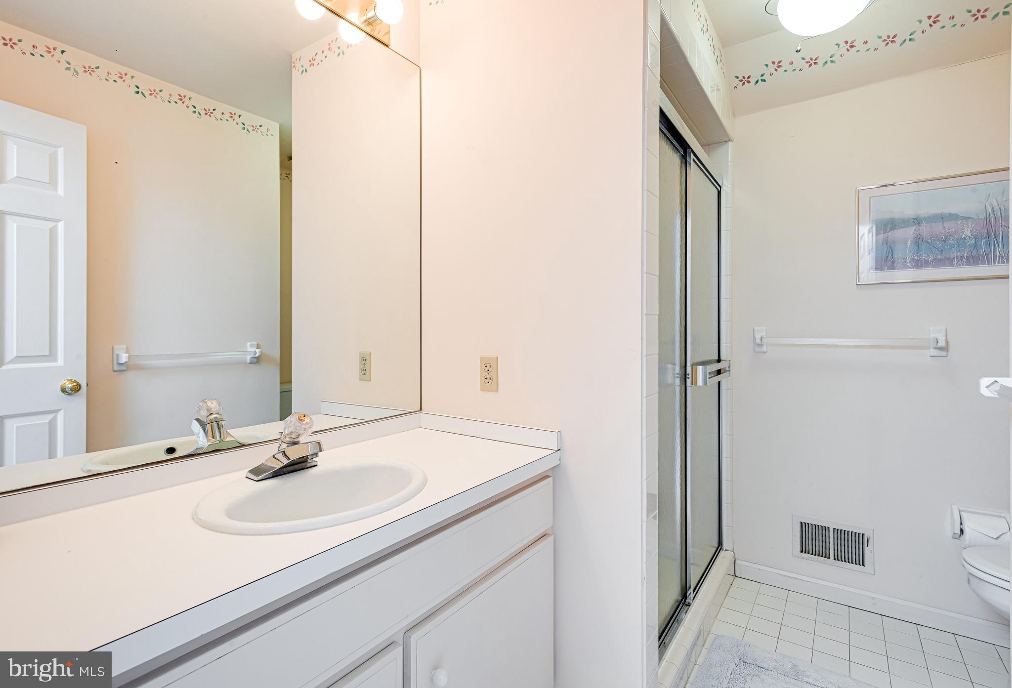 419 Round Hill Road Wayne, PA 19087 - Photo 42 of 68