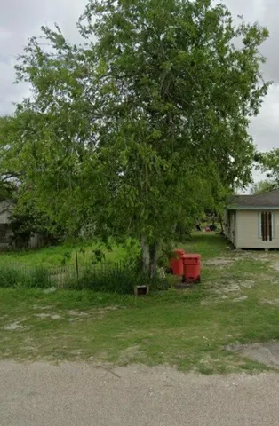 $22,900 | 537 West Ave D, Robstown, TX 78380