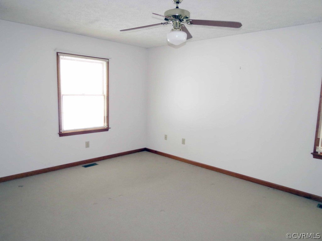 7330 Dutton Road Gloucester, VA 23061 - Photo 8 of 19 Gallery Image 8