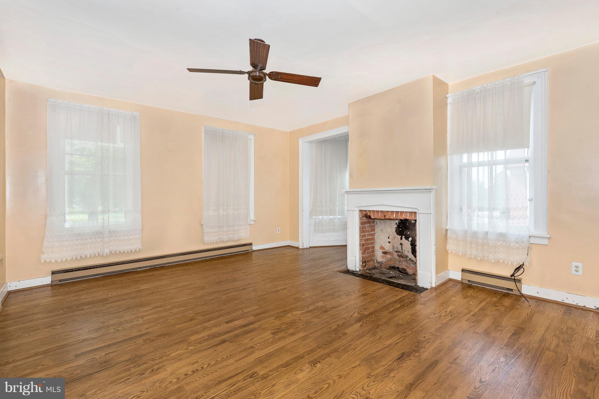 9604 Liberty Road Frederick, MD 21701 - Photo 13 of 30 Living Room