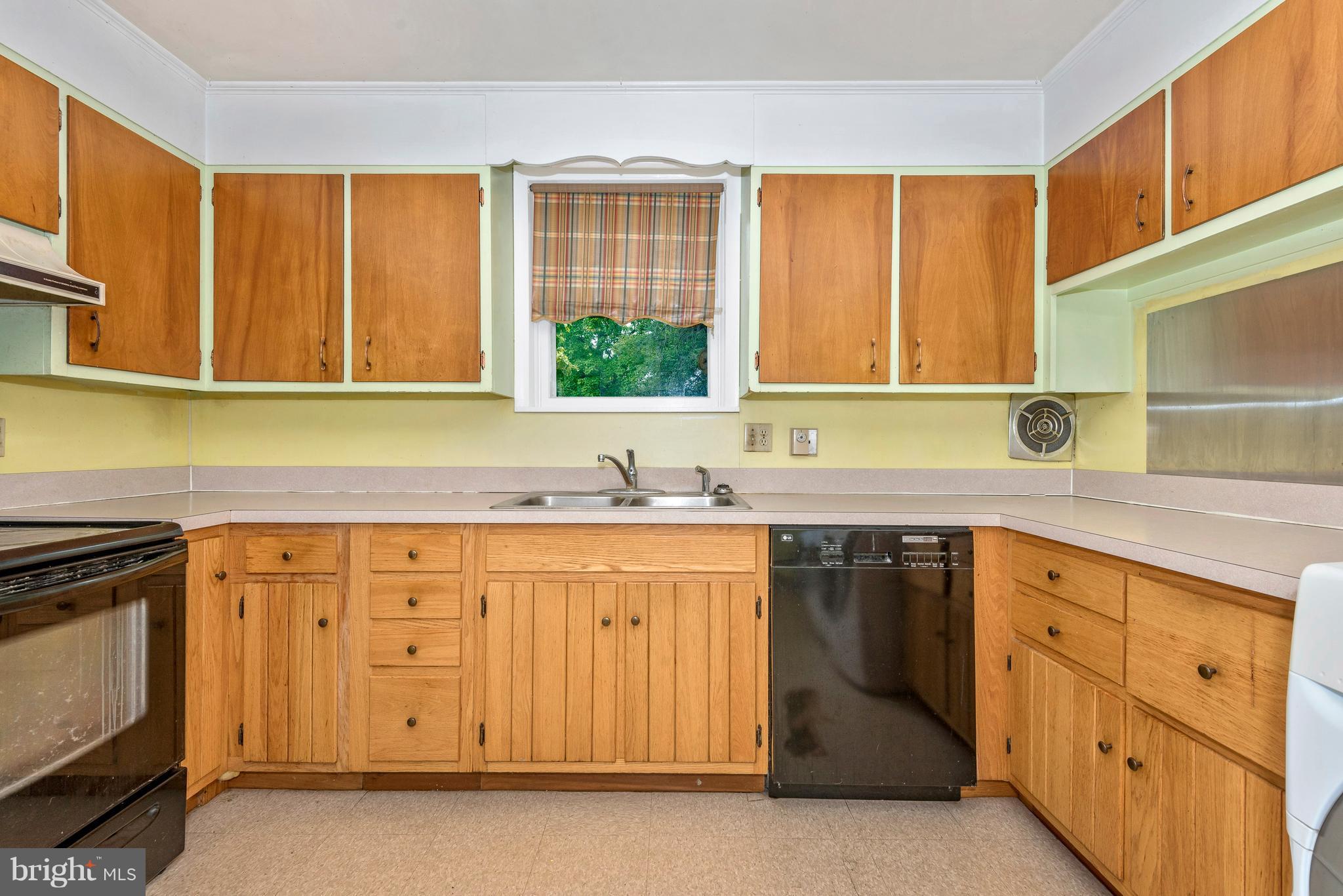 9604 Liberty Road Frederick, MD 21701 - Photo 8 of 30 Kitchen