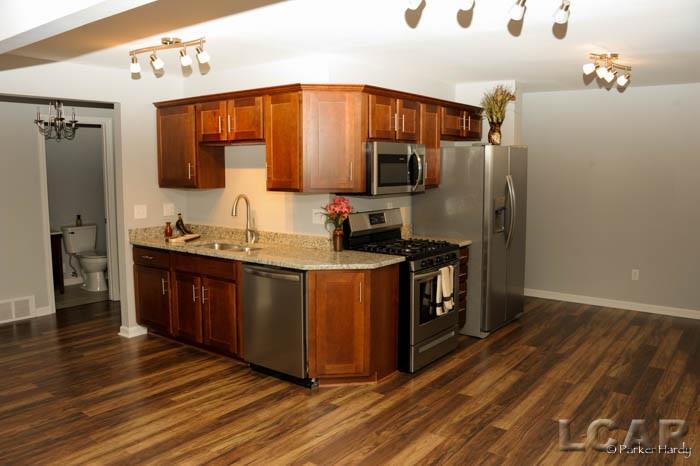 22947 Tuck Road Farmington, MI 48336 - Photo 8 of 21 31343555-7.JPG