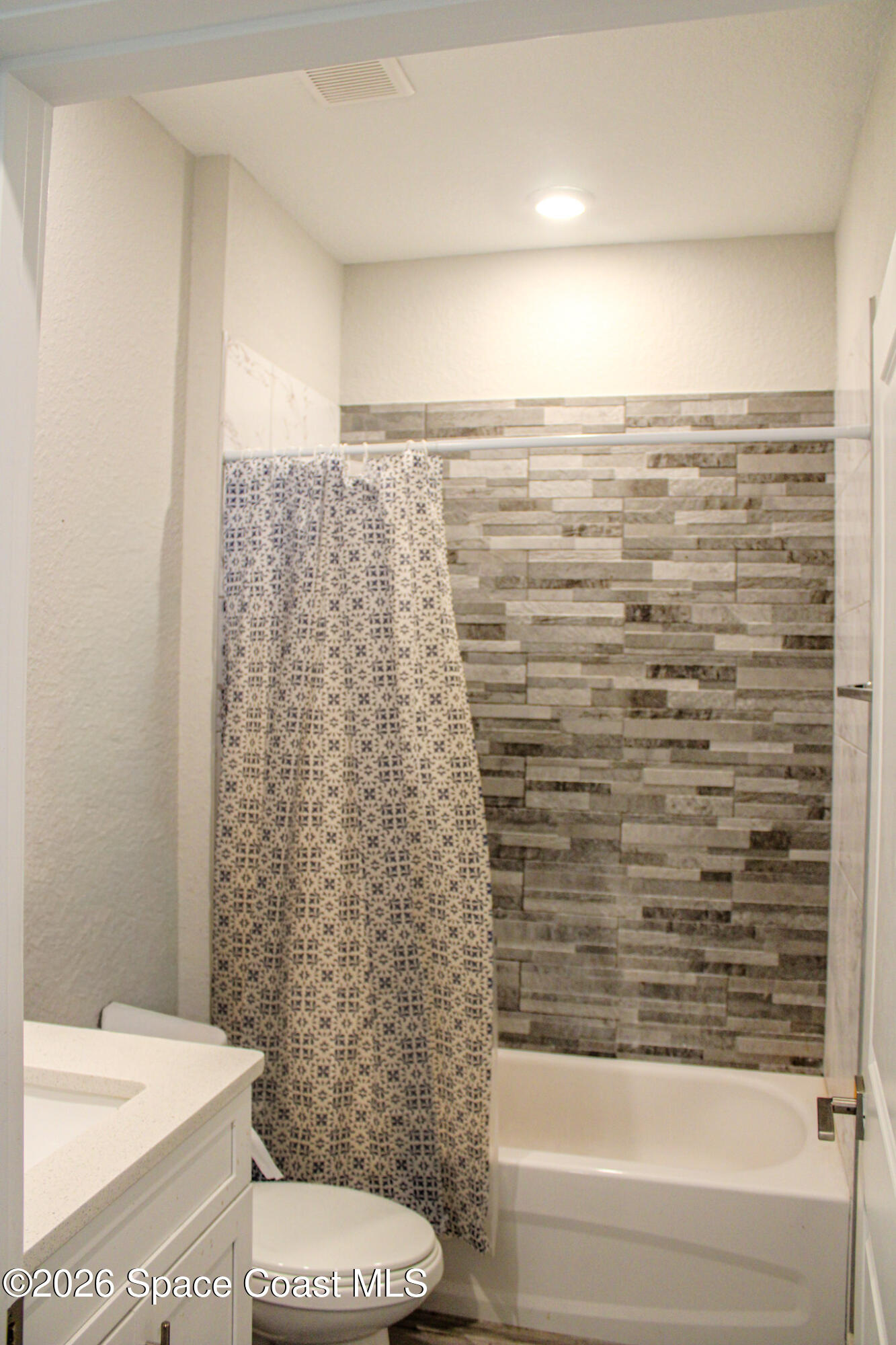 2207 Rio Grande Canyon Loop Kissimmee, FL 34759 - Photo 9 of 14 2nd bathroom