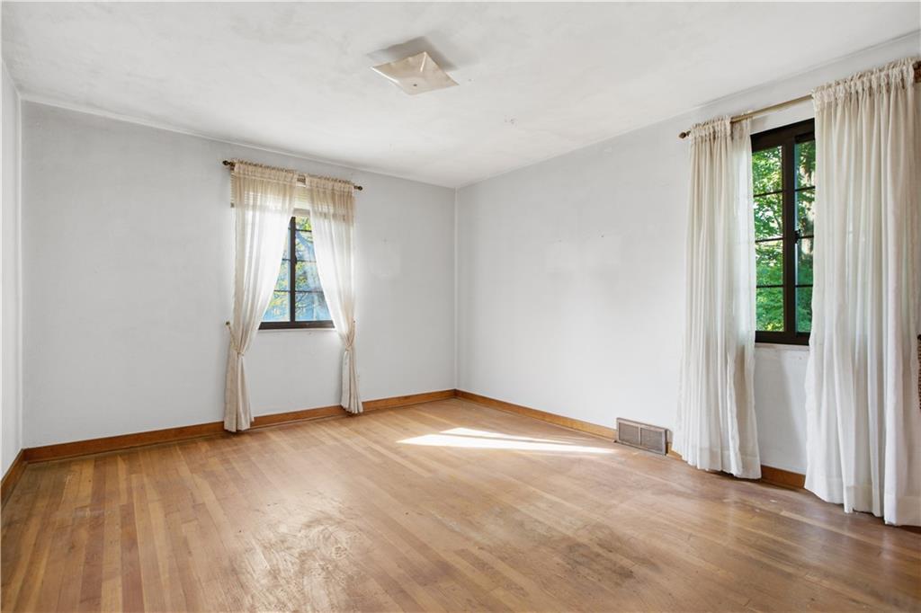1045 Silver Lane McKees Rocks, PA 15136 - Photo 14 of 27 Gallery Image 14