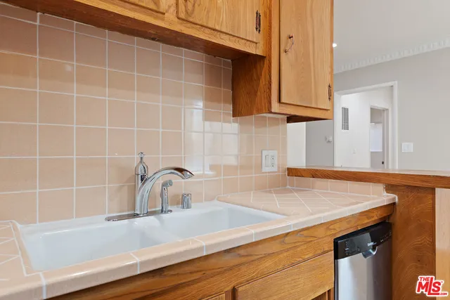 $3,600 | 1333 South Ogden Drive, Unit 2, Los Angeles, CA 90019