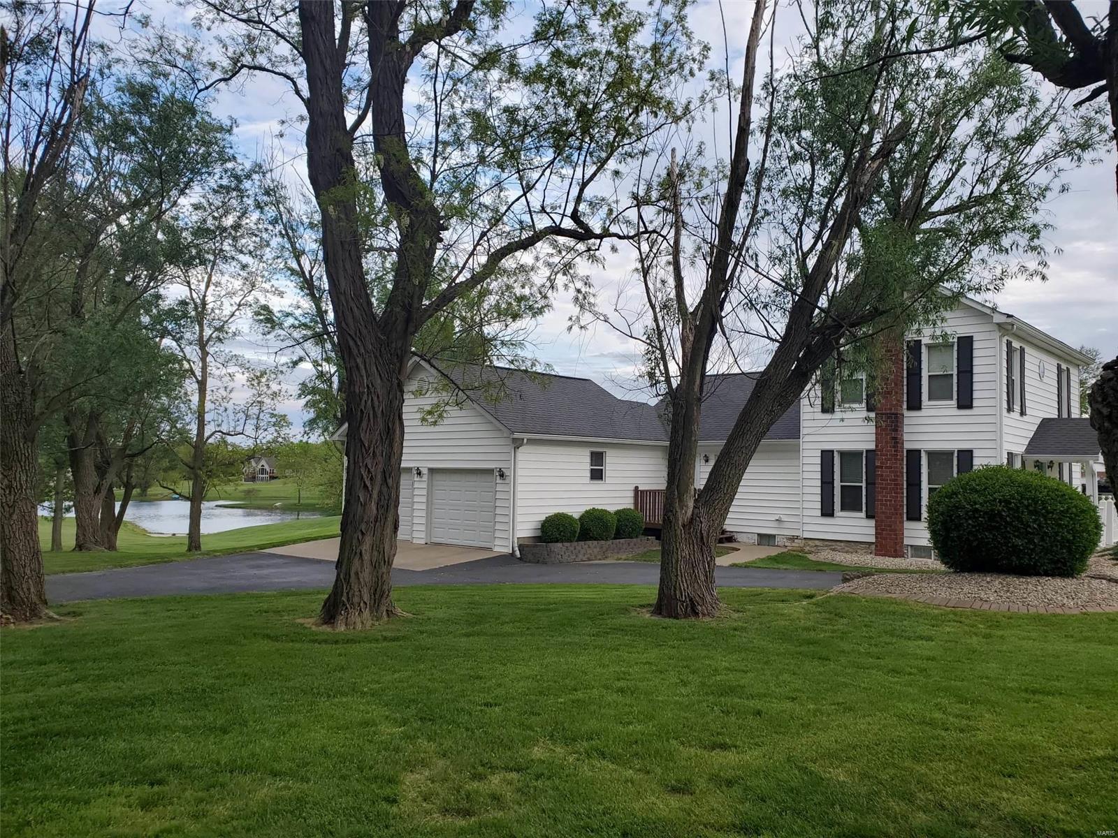 7617 Walsh Road Godfrey, IL 62035 - Photo 2 of 34 Gallery Image 2