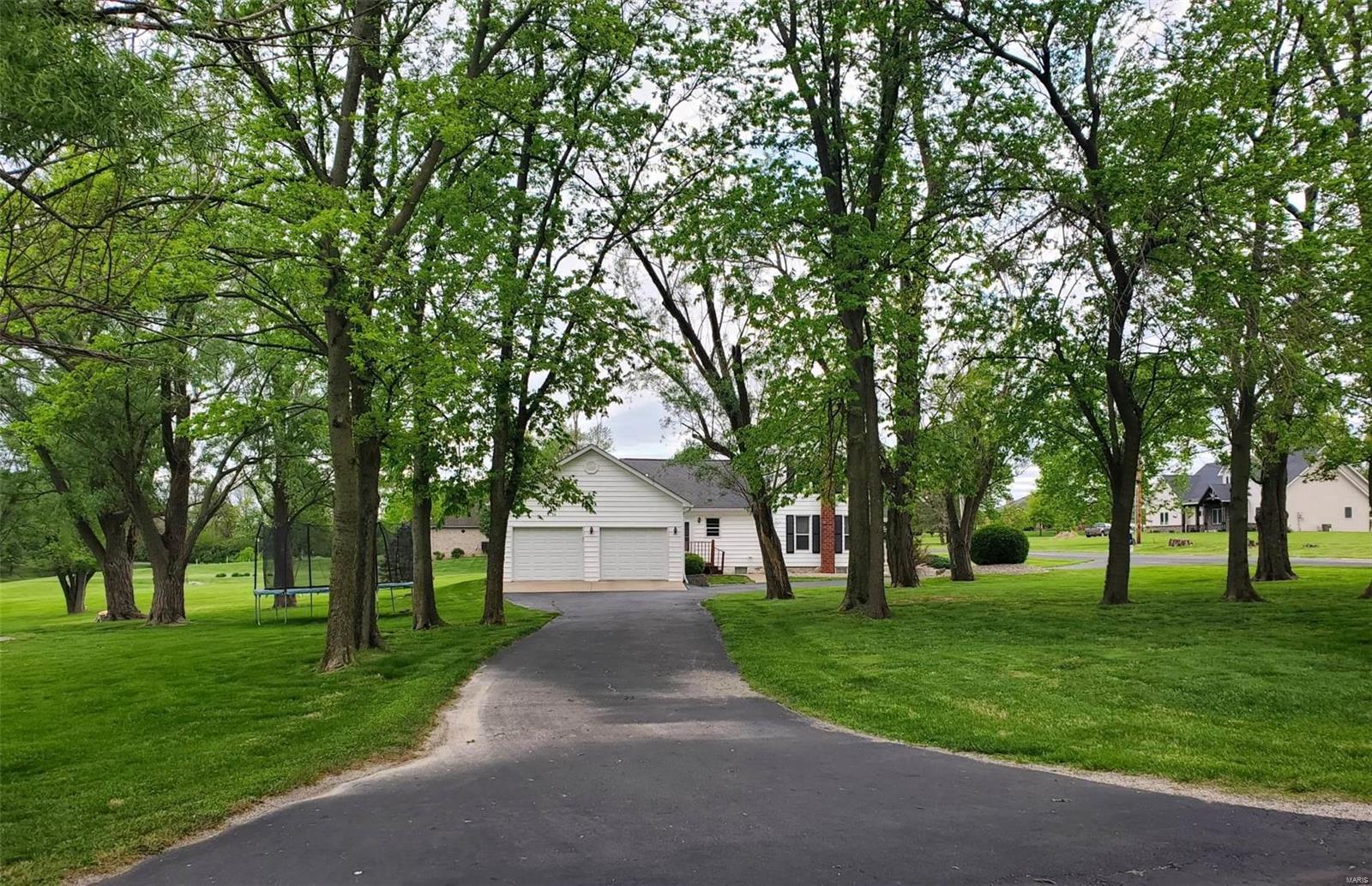 7617 Walsh Road Godfrey, IL 62035 - Photo 6 of 34 Gallery Image 6