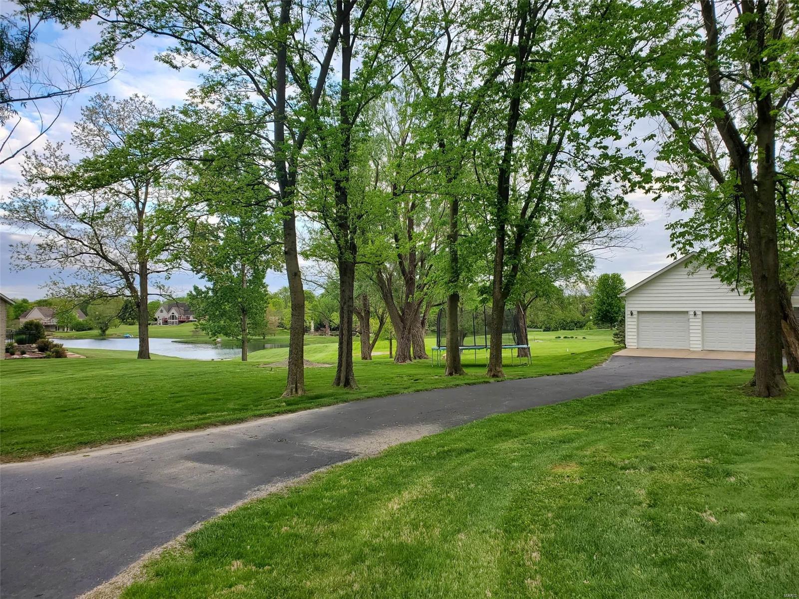 7617 Walsh Road Godfrey, IL 62035 - Photo 7 of 34 Gallery Image 7