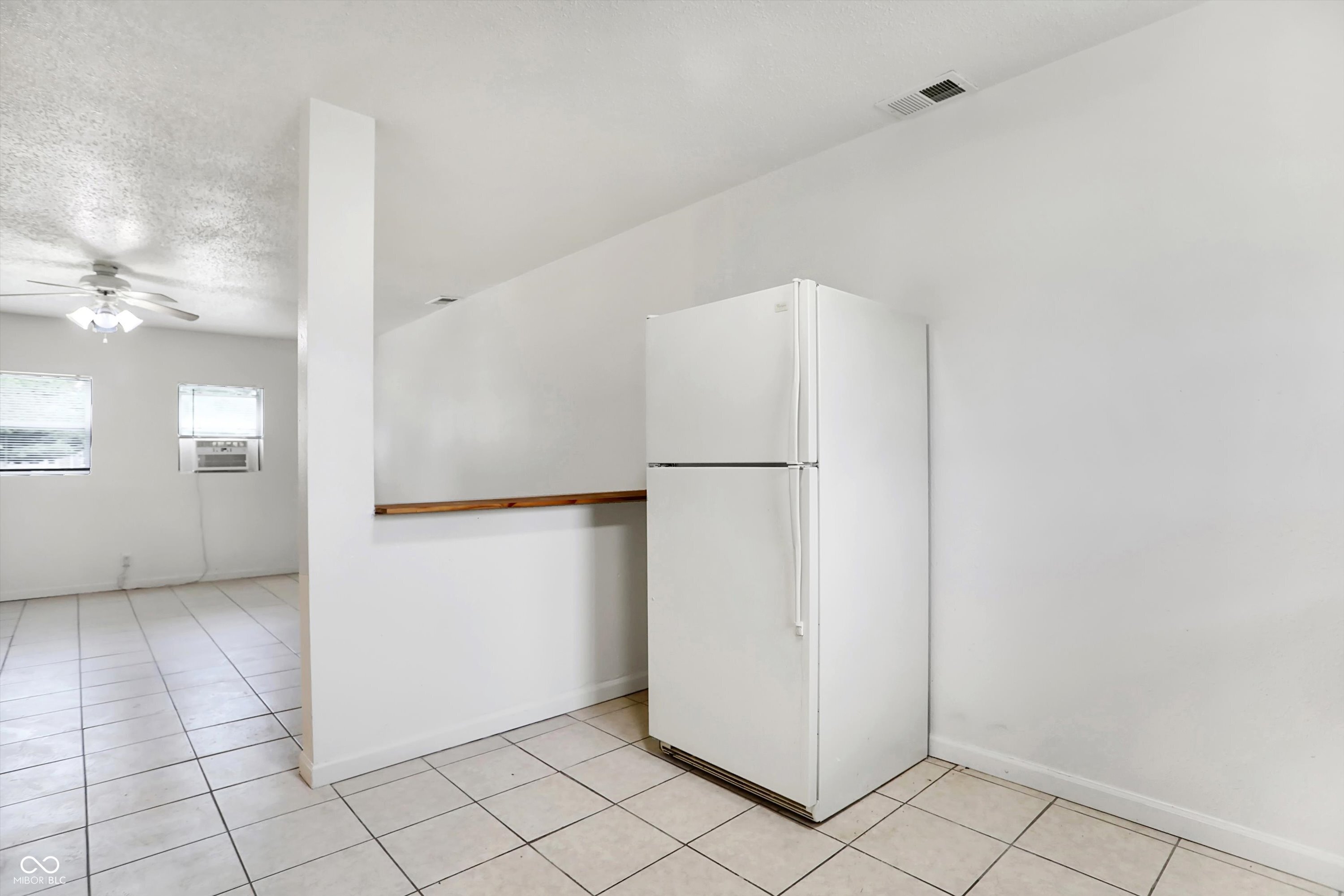 6213 Commodore Drive Indianapolis, IN 46219 - Photo 11 of 25