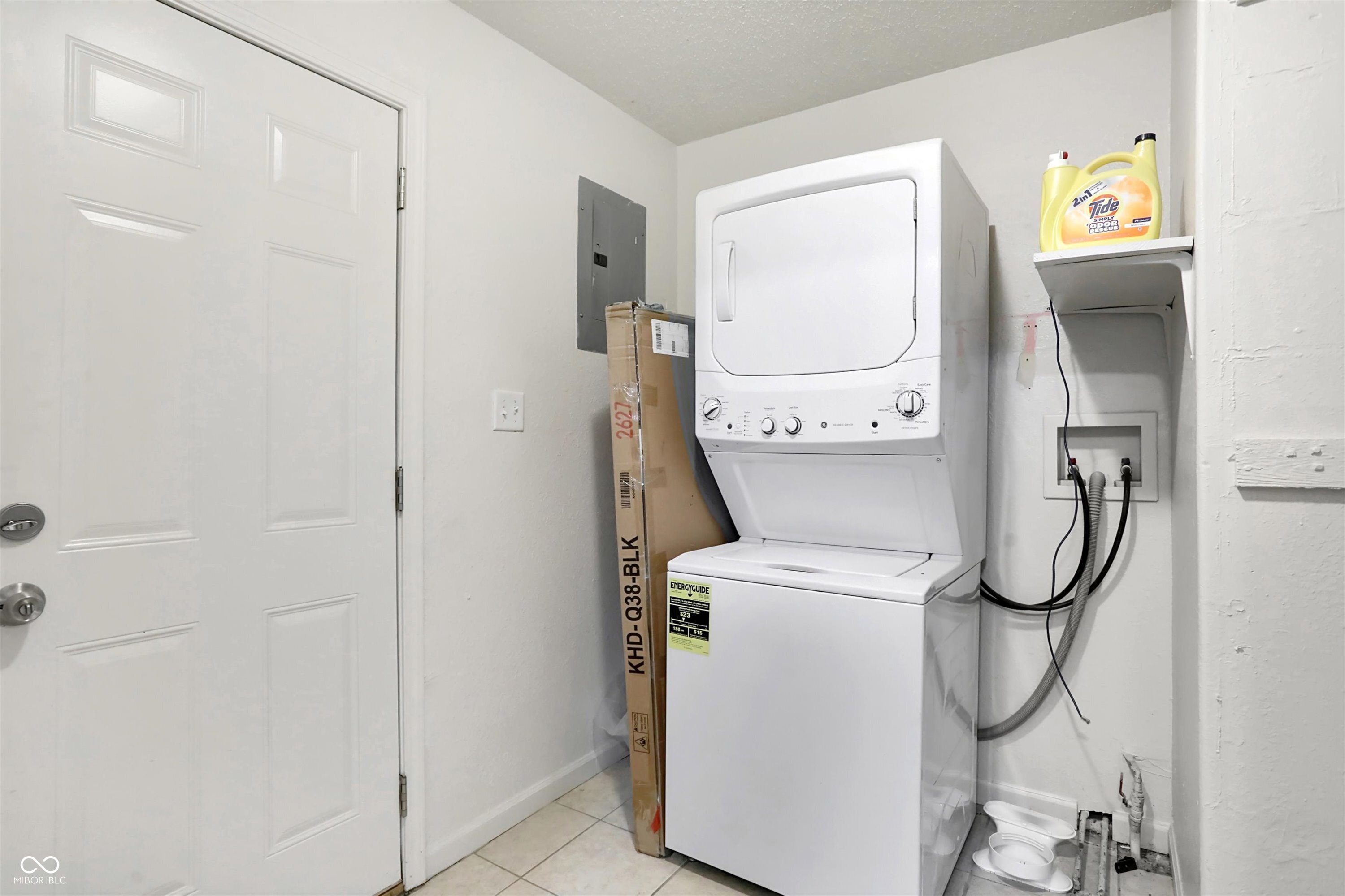 6213 Commodore Drive Indianapolis, IN 46219 - Photo 13 of 25