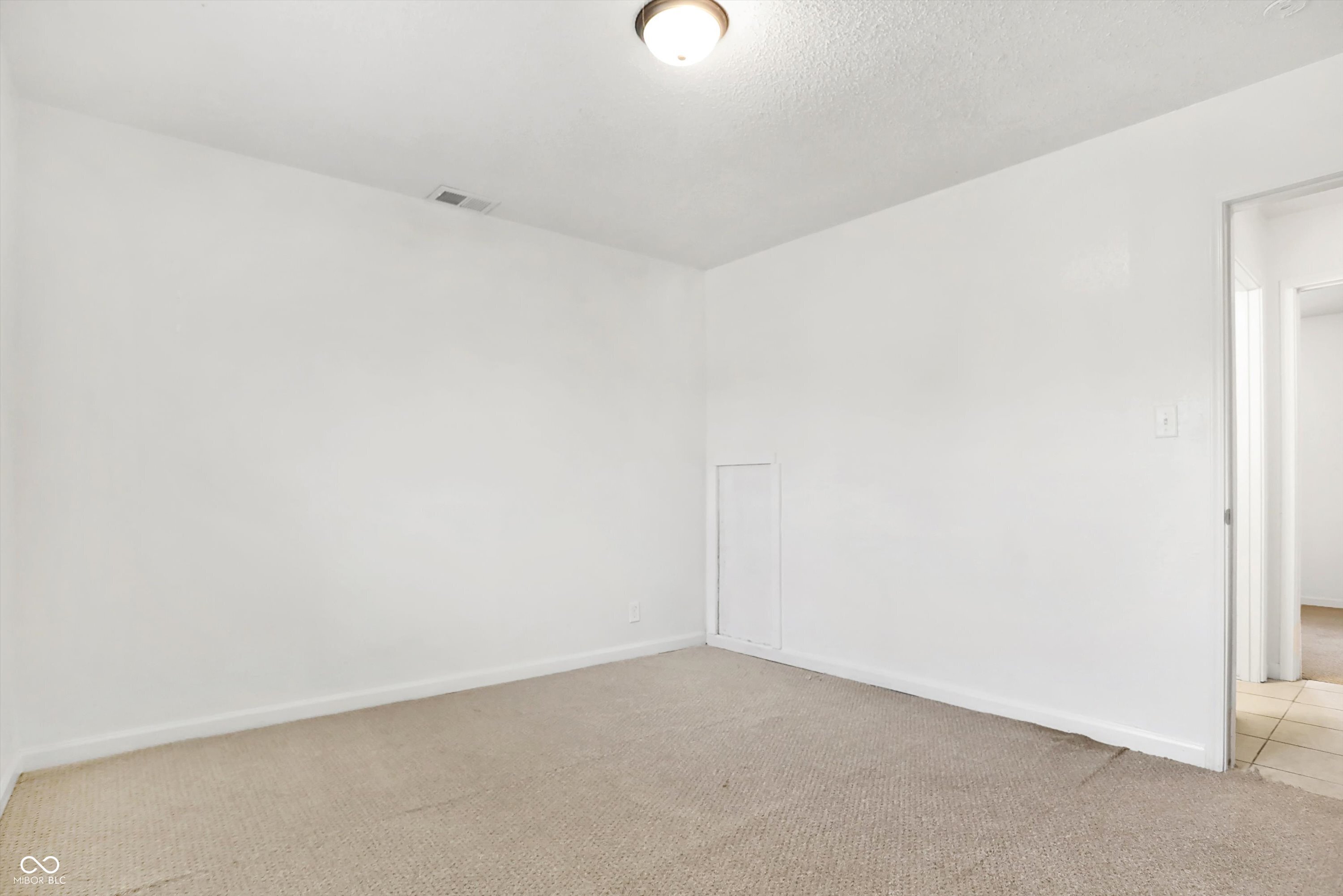 6213 Commodore Drive Indianapolis, IN 46219 - Photo 17 of 25