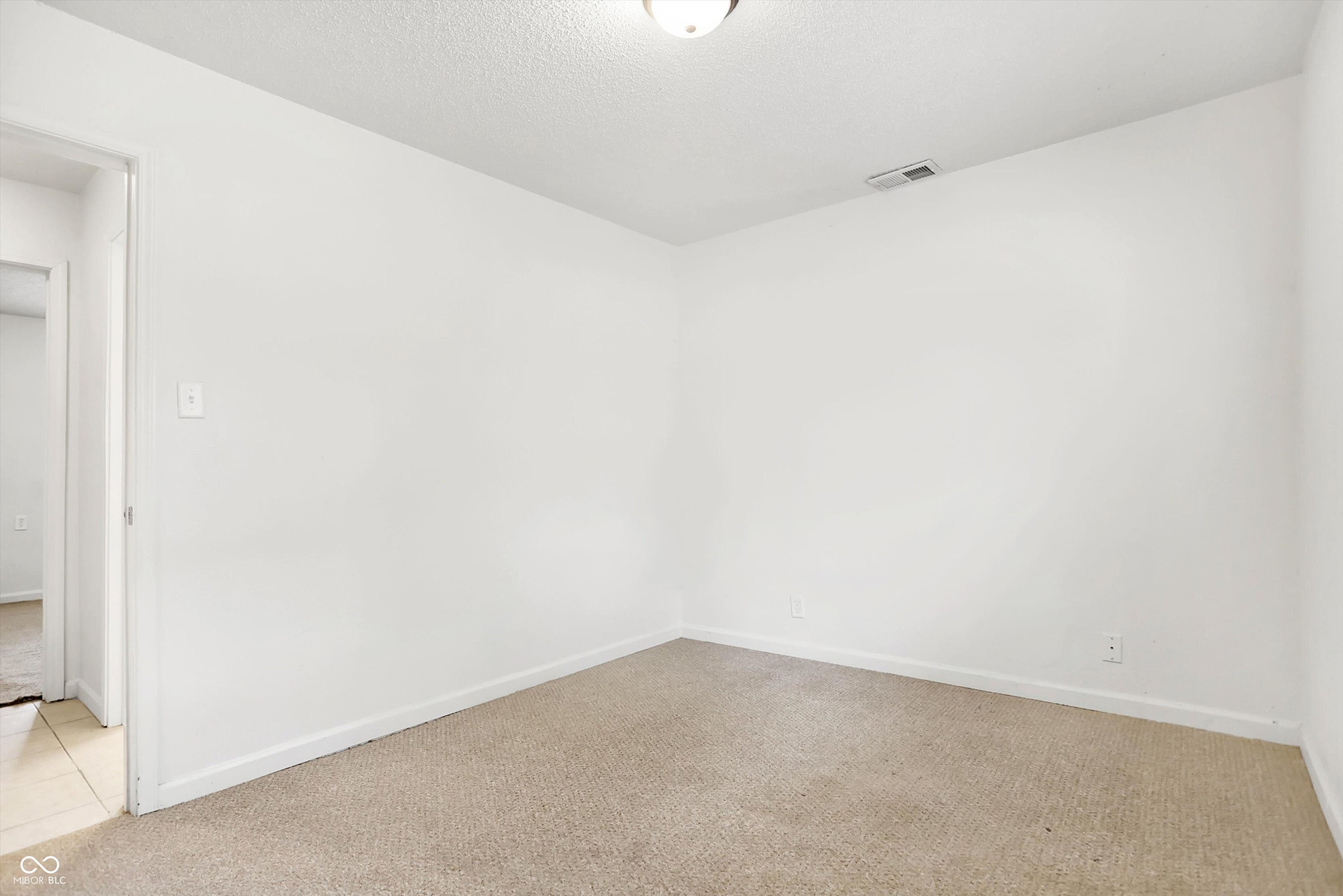 6213 Commodore Drive Indianapolis, IN 46219 - Photo 20 of 25