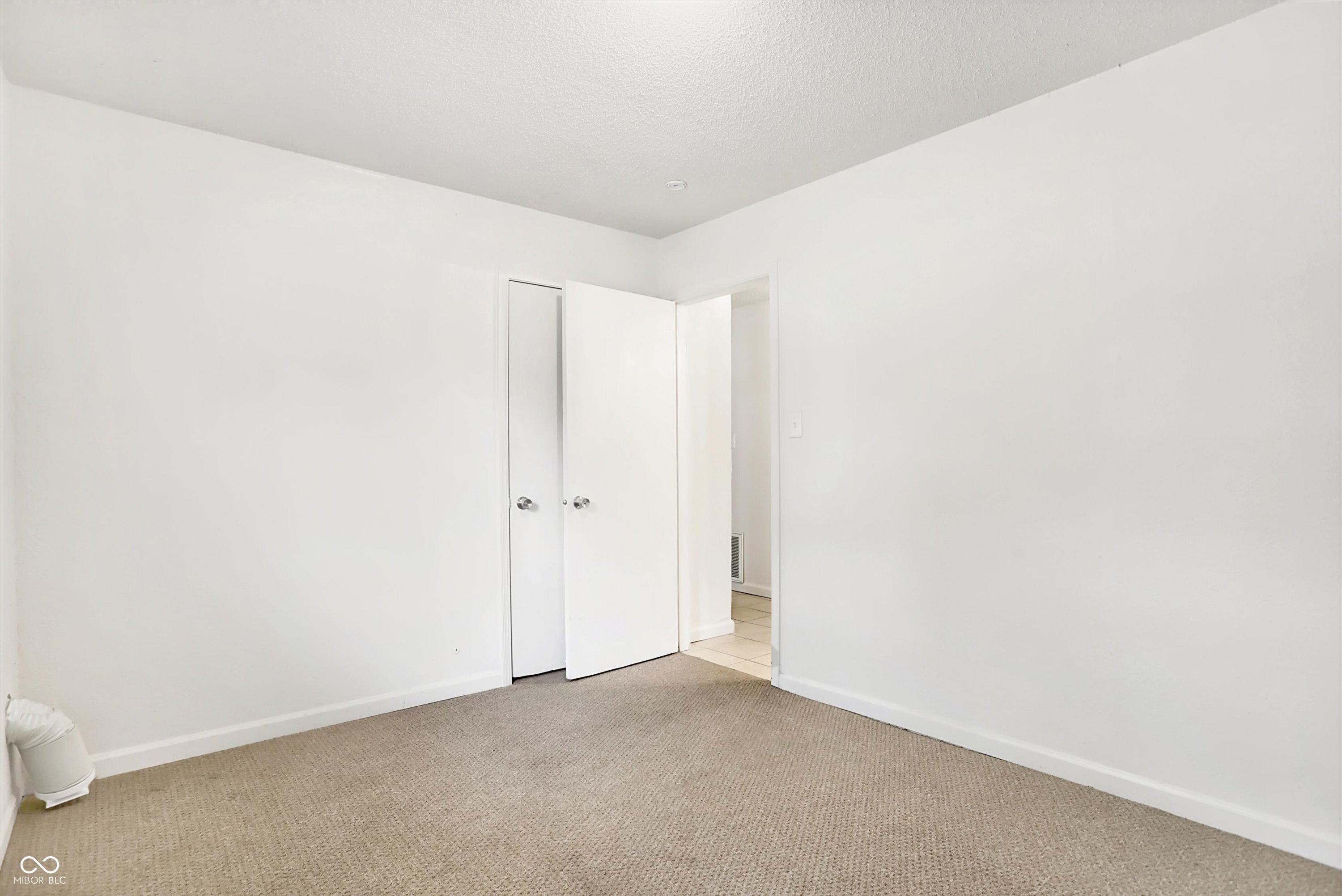 6213 Commodore Drive Indianapolis, IN 46219 - Photo 22 of 25