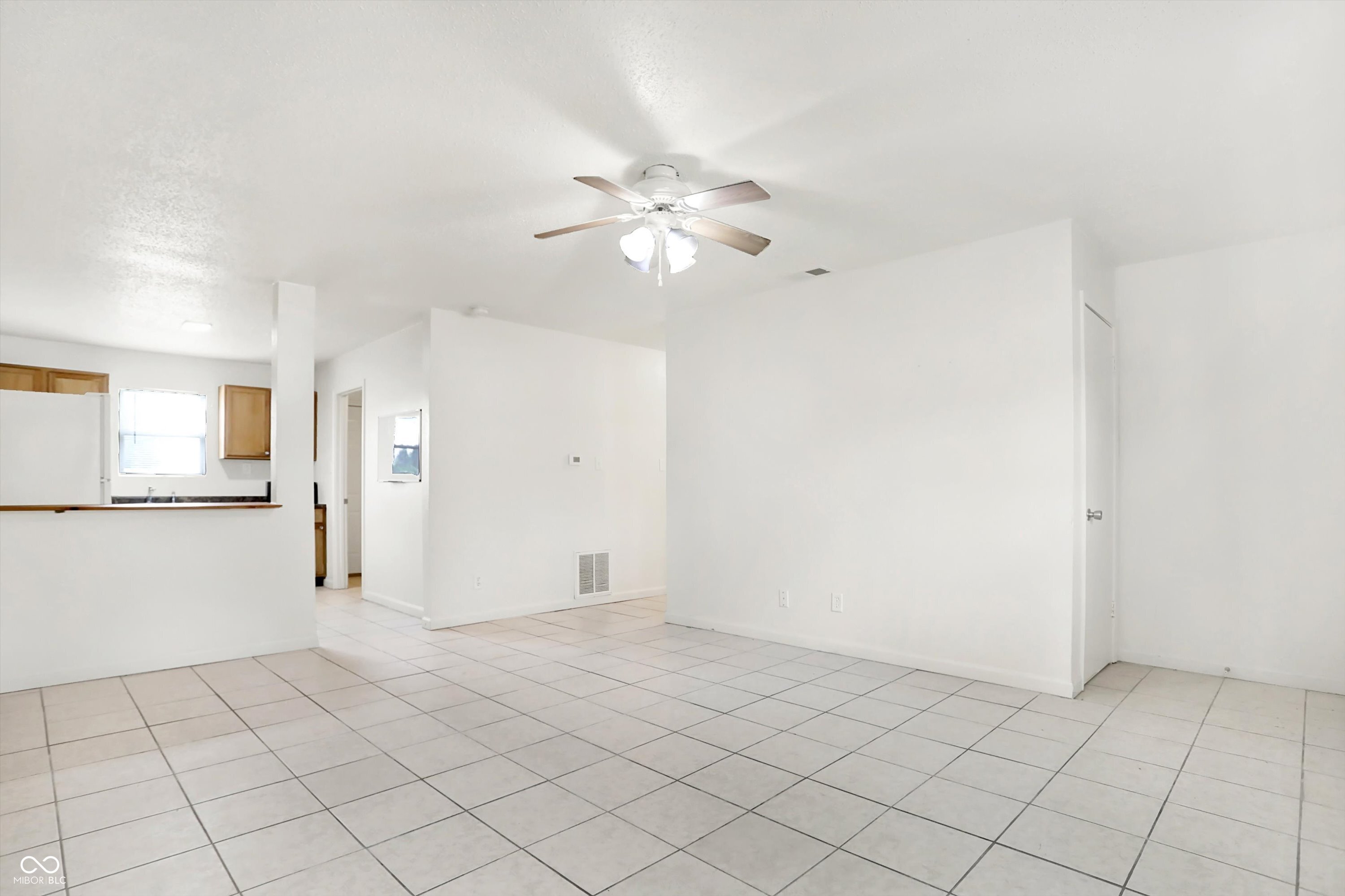 6213 Commodore Drive Indianapolis, IN 46219 - Photo 5 of 25