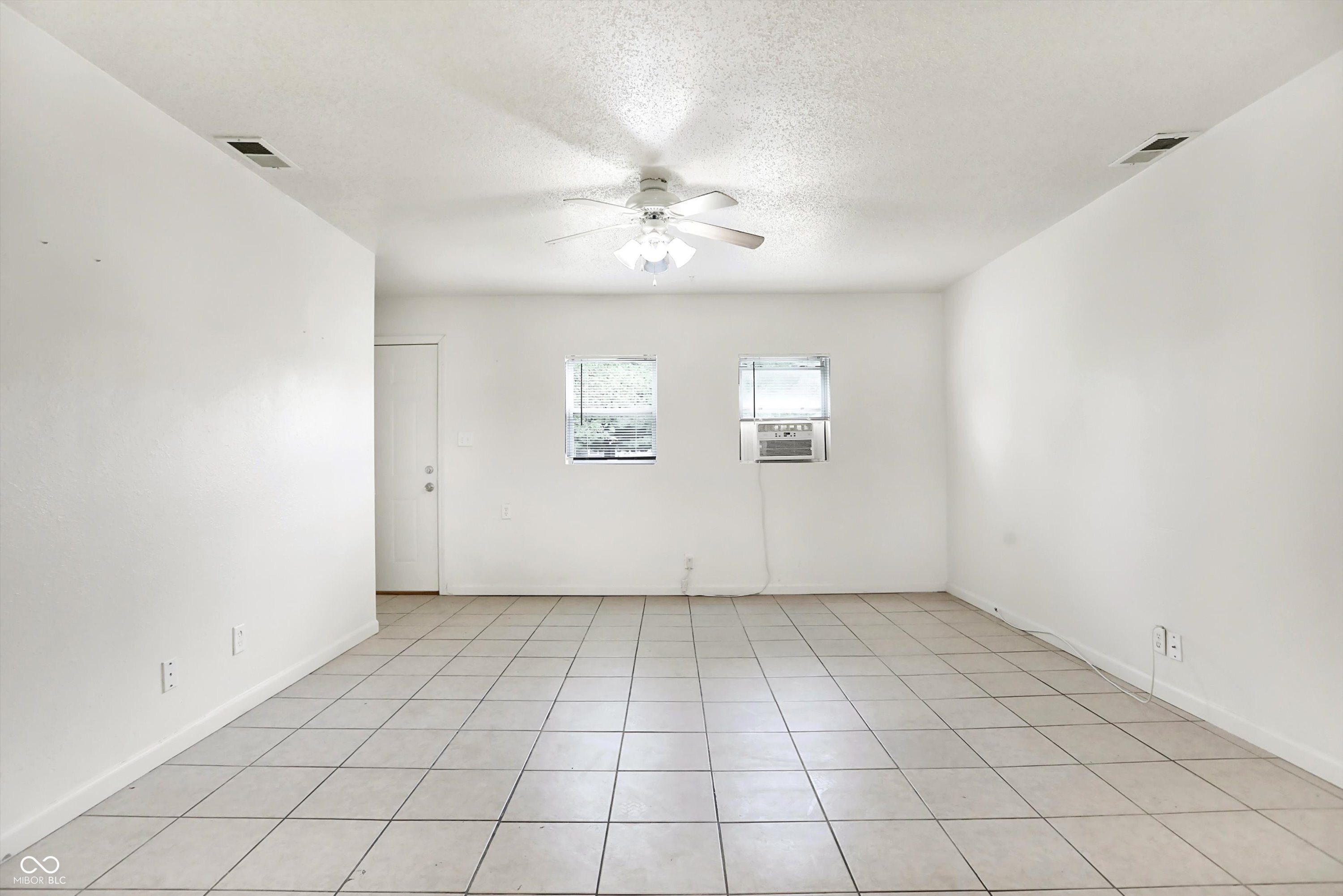 6213 Commodore Drive Indianapolis, IN 46219 - Photo 8 of 25