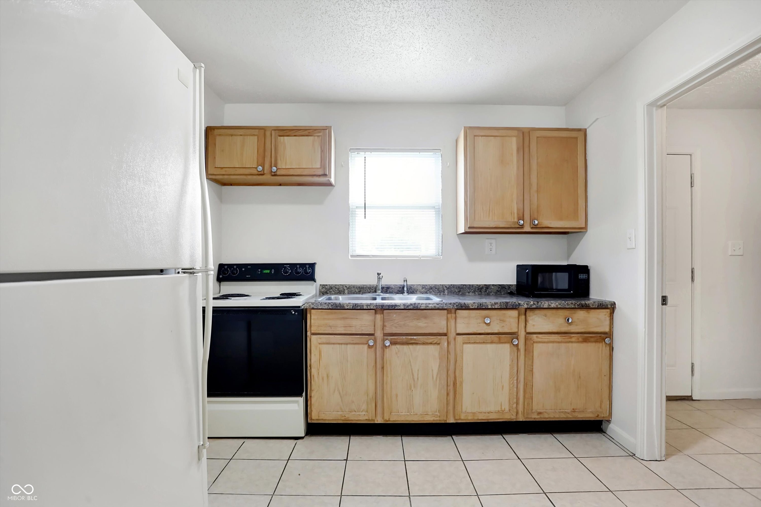 6213 Commodore Drive Indianapolis, IN 46219 - Photo 10 of 25