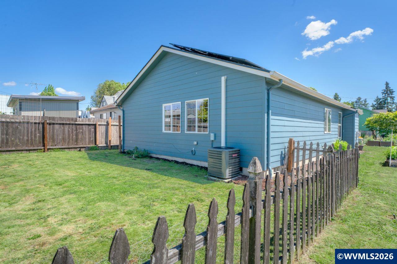 1737 Southwest 13th Avenue Albany, OR 97321 - Photo 33 of 40 Gallery Image 33