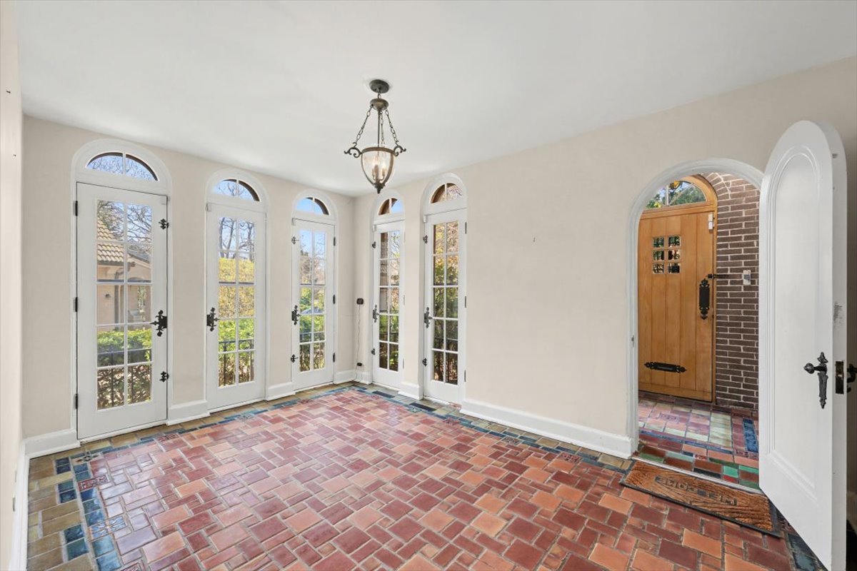 396 Sheridan Road Glencoe, IL 60022 - Photo 4 of 56