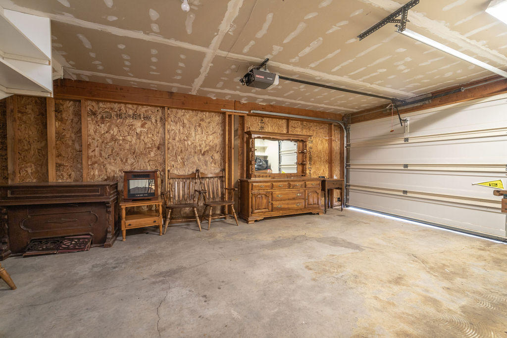 19132 Pumice Butte Road Bend, OR 97702 - Photo 40 of 49 a view of an empty room with a balcony