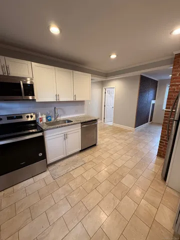 $1,950 | 359 West Main Street, Unit 1W, New Britain, CT 06052