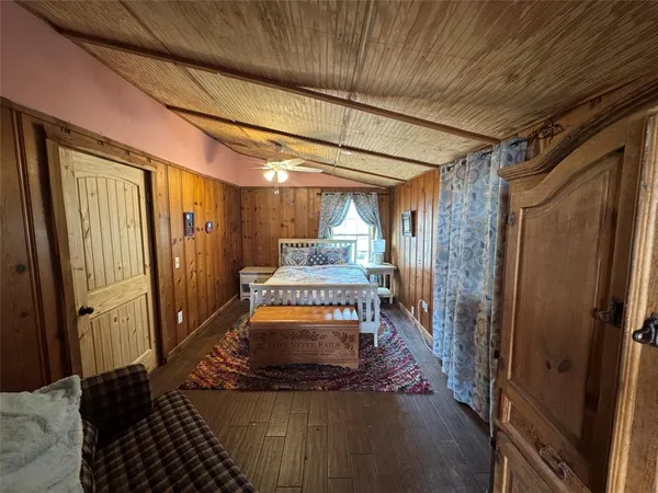 $1,450 | 160 Lake Point Drive, Gordon, TX 76453