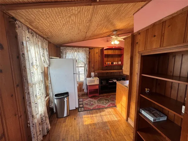 $1,450 | 160 Lake Point Drive, Gordon, TX 76453