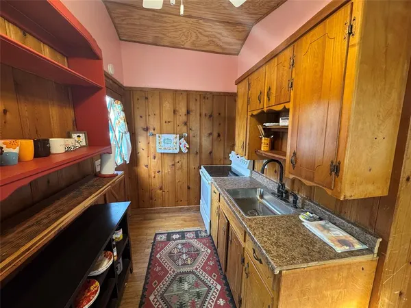 $1,450 | 160 Lake Point Drive, Gordon, TX 76453