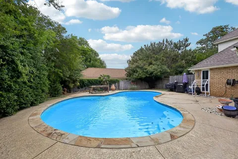 $469,900 | 3710 Falcon Lake Drive, Arlington, TX 76016