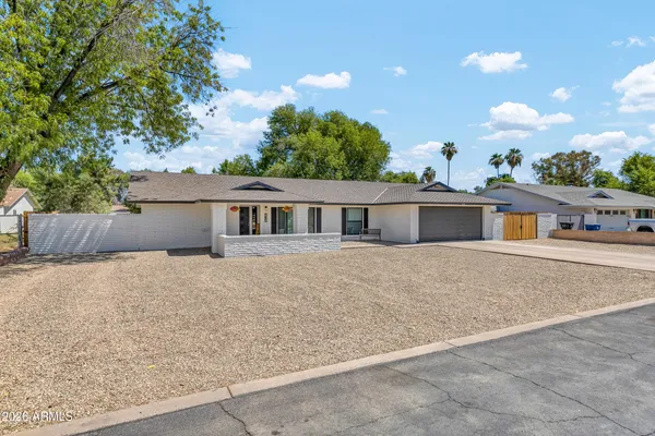 $1,049,000 | 434 East Barbarita Avenue, Gilbert, AZ 85234
