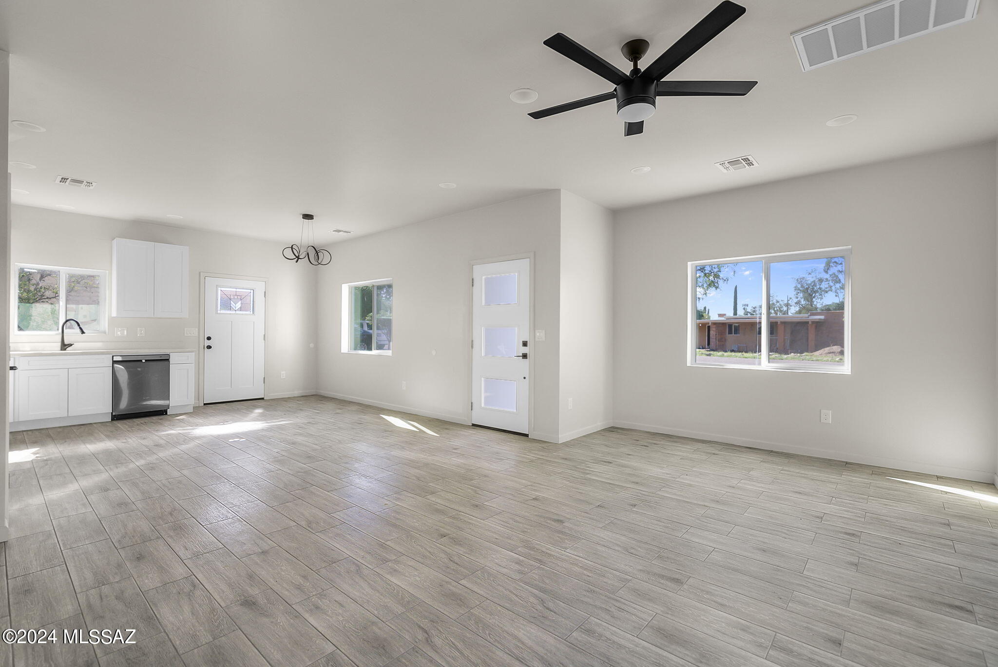 1153 Hodges Circle Rio Rico, AZ 85648 - Photo 7 of 17