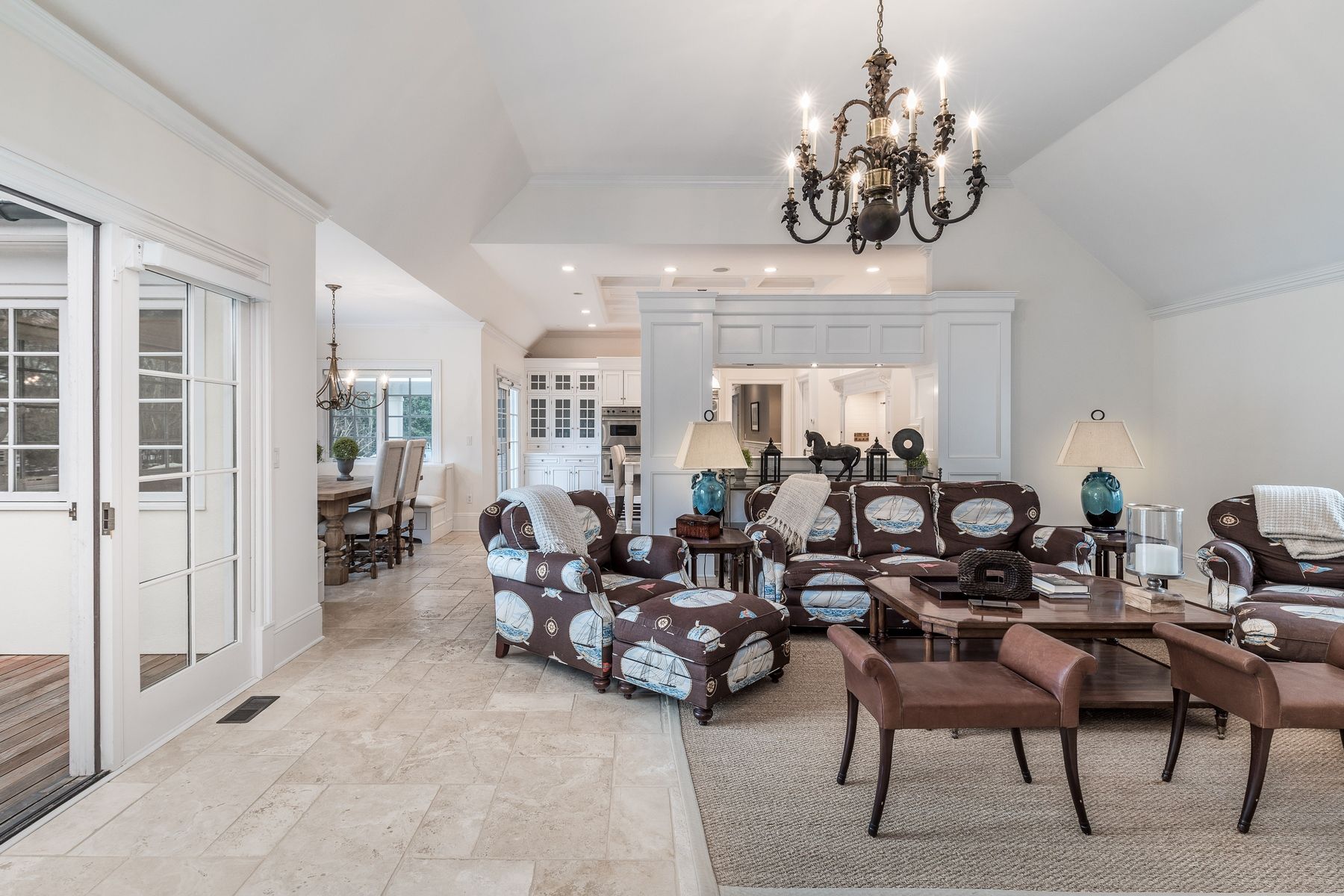 8 Pondview Lane East Hampton, NY 11937 - Photo 14 of 23 a very nice looking dining room with hardwood floor