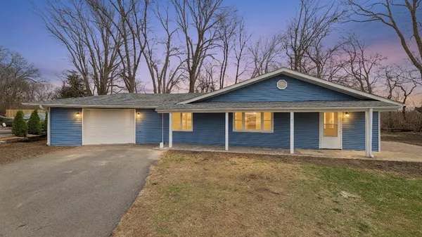 $200,000 | 1624 Chicago Street, Dixon, IL 61021