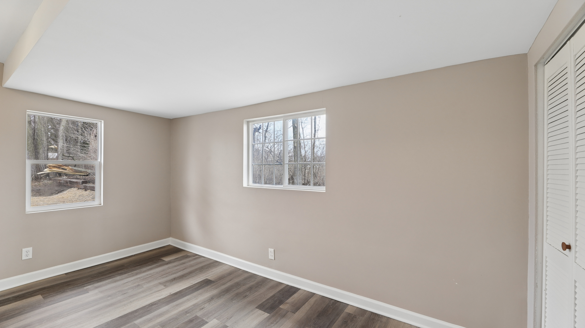 1624 Chicago Street Dixon, IL 61021 - Photo 20 of 29 a view of an empty room with windows