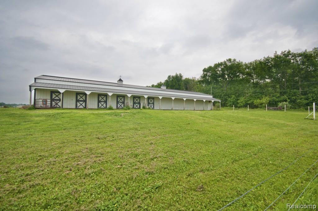 9500 Trinkle Road Dexter, MI 48130 - Photo 3 of 37 BarnFront2.jpg