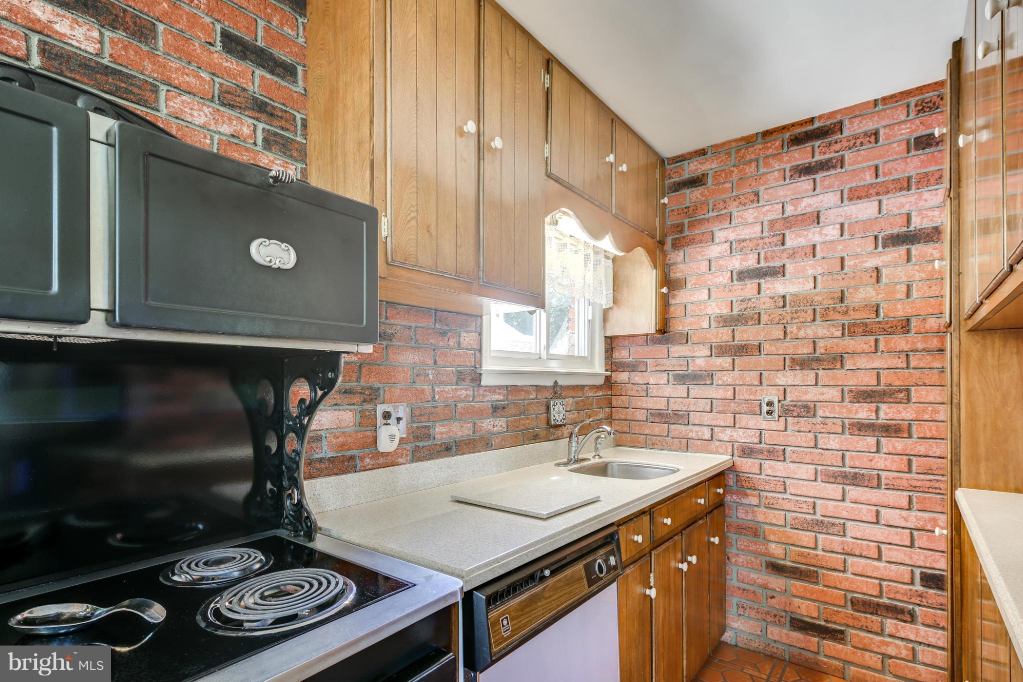 6289 Old Washington Road Elkridge, MD 21075 - Photo 12 of 30 Kitchen