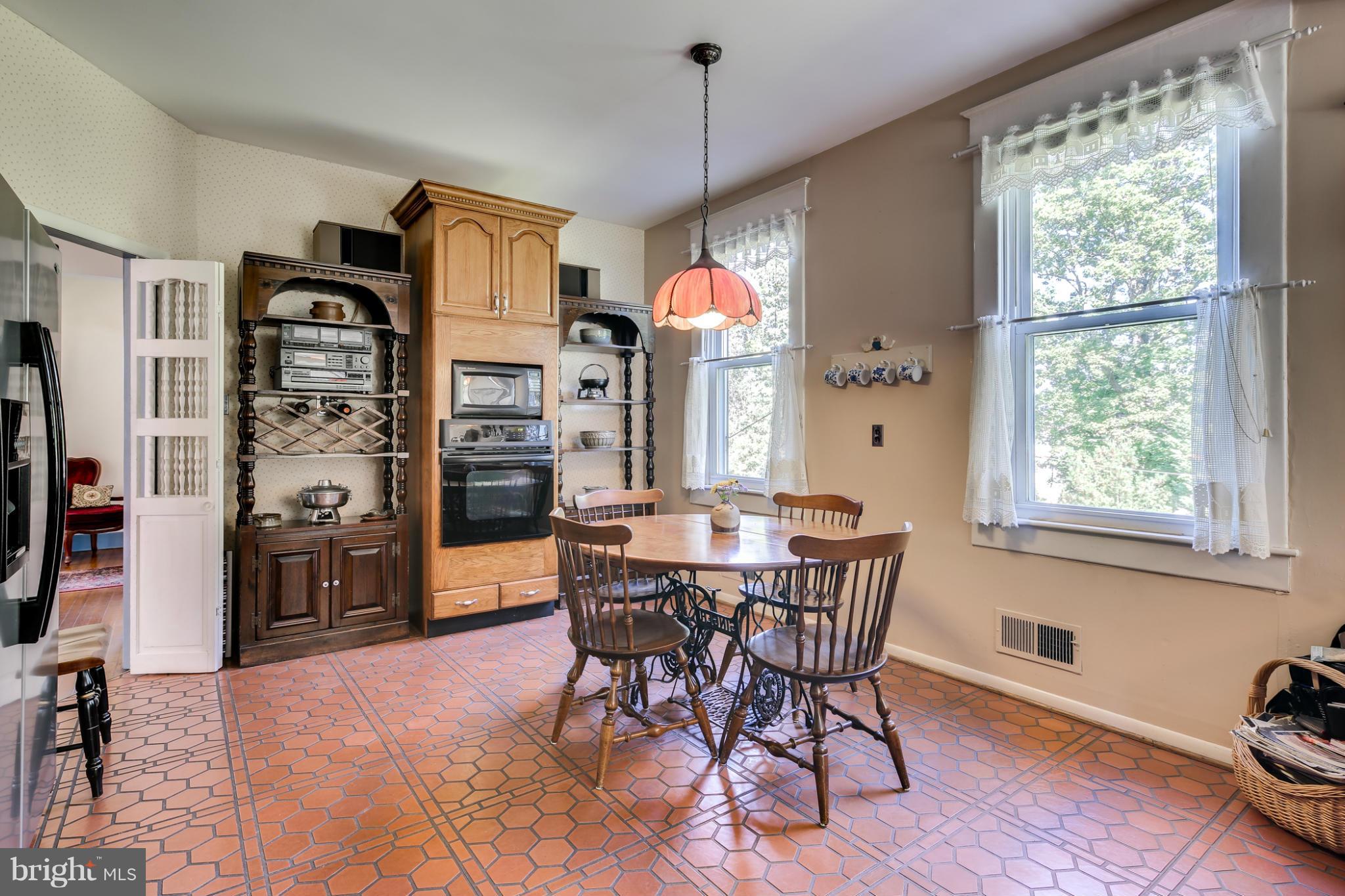 6289 Old Washington Road Elkridge, MD 21075 - Photo 10 of 30 Kitchen