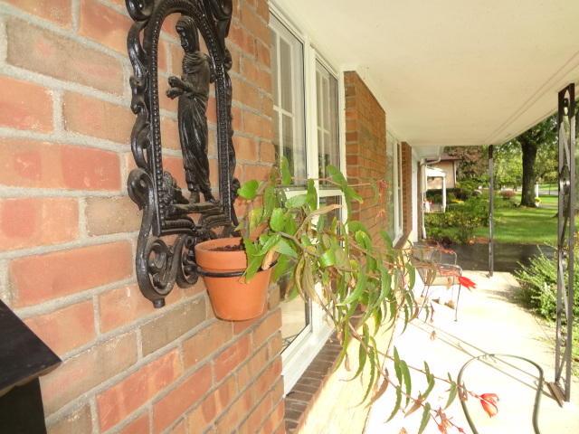 2140 Middlesex Road Columbus, OH 43220 - Photo 4 of 42