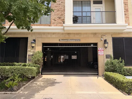 $395,000 | 2120 Kipling Street, Unit 304, Houston, TX 77098