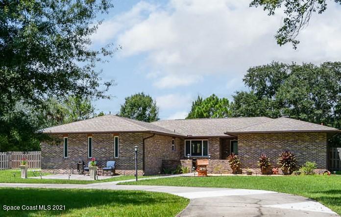 2150 Harlock Road Melbourne, FL 32934 - Photo 1 of 25 MAS01977-Edit (2)