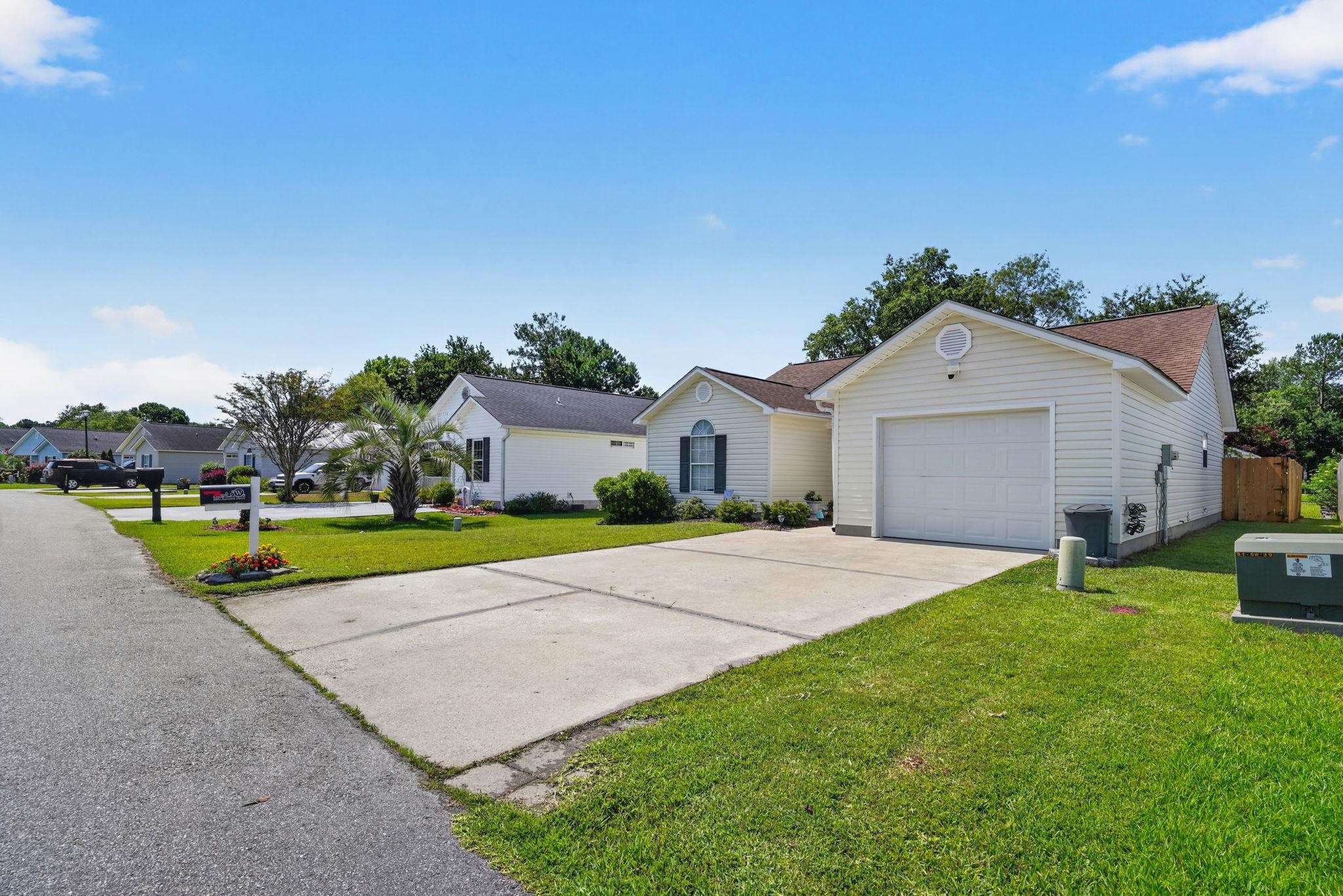 1004 Autumn Drive Murrells Inlet, SC 29576 - Photo 6 of 43