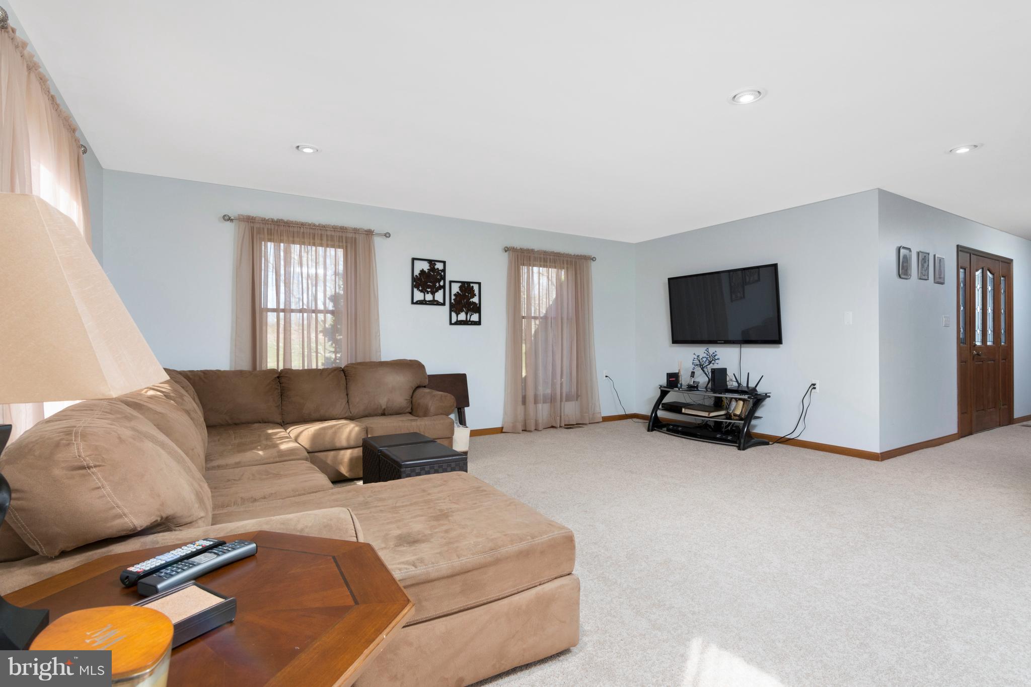 920 Dalrymple Road Sunderland, MD 20689 - Photo 13 of 30 Living Room