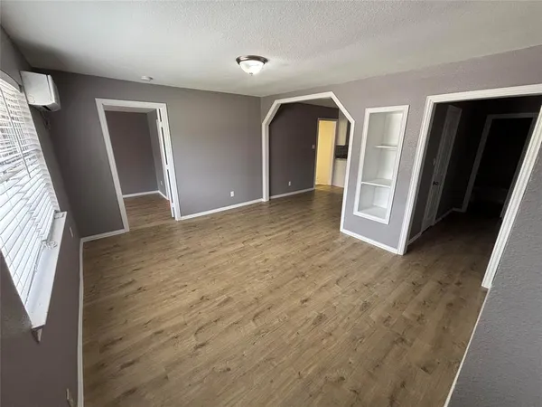 $1,750 | 2705 Belzise Terrace, Fort Worth, TX 76104