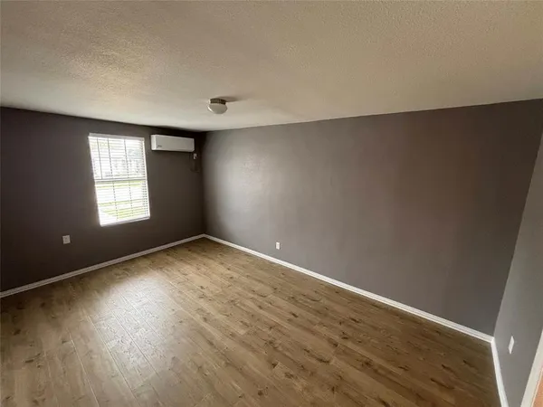 $1,750 | 2705 Belzise Terrace, Fort Worth, TX 76104